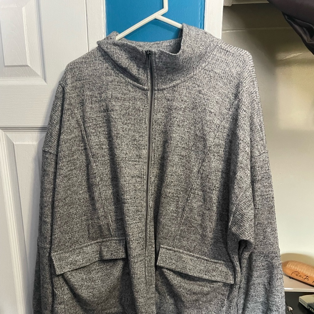 Livi grey sweater
